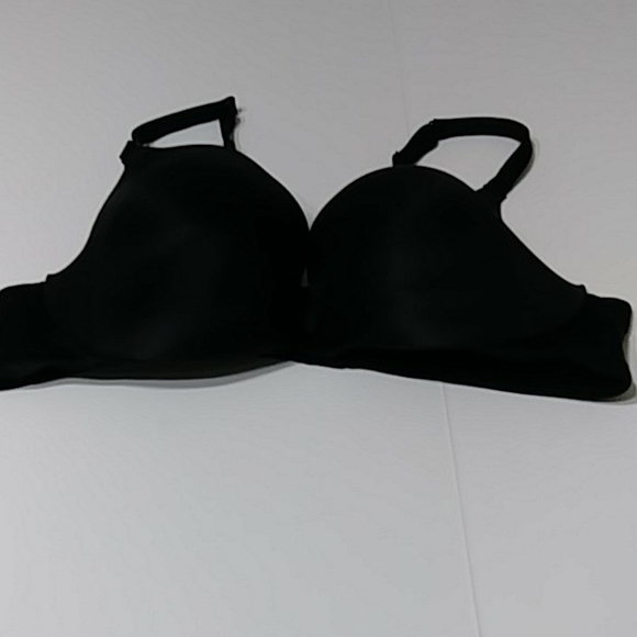 Cacique Other - CACIQUE black bra 42C